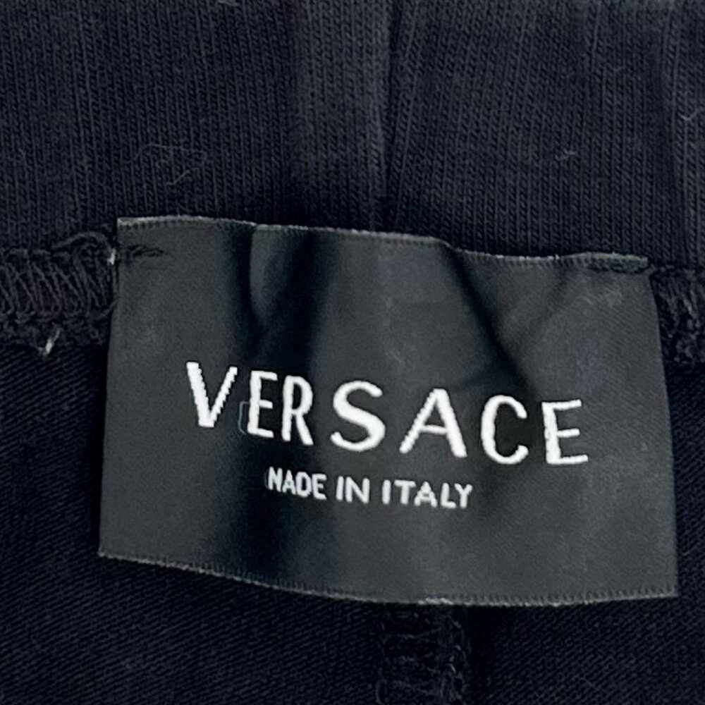 Versace girls’ black leggings featuring the iconic Greca pattern in soft pink - Picture 4 of 5